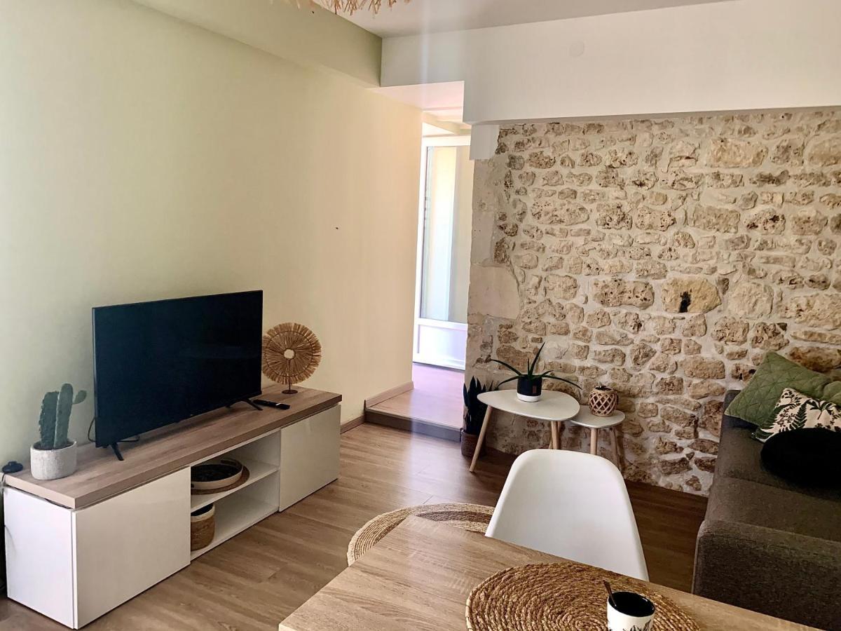 Gite Dans Une Ambiance Vegetale Avec Spa Privatif Jazennes Екстериор снимка